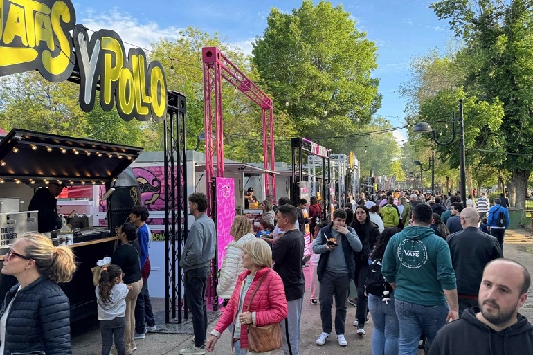 Explosión de sabores en Ciudad Real! The Burger Cup 2024 reúne 11 food trucks y las mejores hamburguesas de España en el Parque Gasset