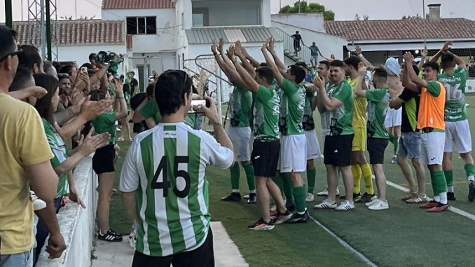 El CD Bolañego vuelve a Primera Preferente! Una primera parte magistral sentencia el ascenso en un Cándido Menchén lleno hasta la bandera