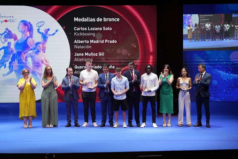 Medalla de Bronce de CLM a Carlos Lozano Soto