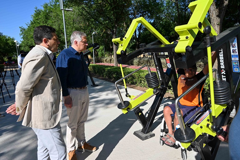 Ciudad Real estrena el primer gimnasio al aire libre con pesas móviles de Castilla-La Mancha tras una ambiciosa remodelación de su Vía Verde