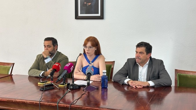 Amenazan de muerte a la alcaldesa de Fernán Caballero y le dan 10 días para dimitir “Tienen vigilada a mi familia”