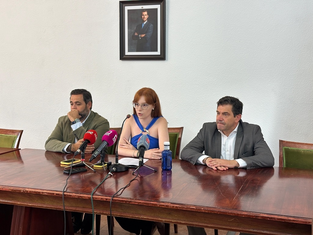 Amenazan de muerte a la alcaldesa de Fernán Caballero y le dan 10 días para dimitir “Tienen vigilada a mi familia”