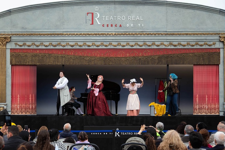 La Carroza del Teatro Real llega a Almagro ¡Vive la ópera en la Plaza Mayor!