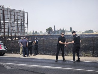 Un incendio obliga a evacuar a un centenar de vecinos del barrio de La Granja en Ciudad Real, pero logra ser controlado sin daños personales