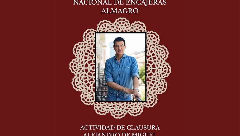 Alejandro de Miguel eleva el encaje de bolillos de Almagro a la alta costura