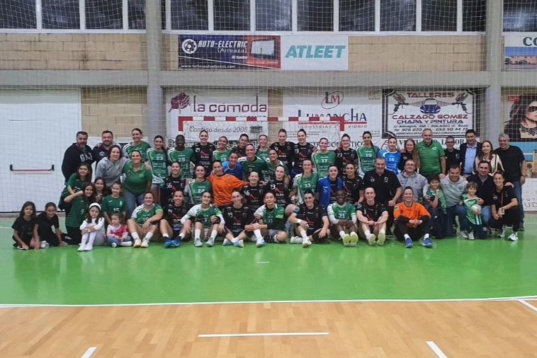 El Elda Prestigio frena la ilusión copera del BM Bolaños en un intenso duelo en el Macarena Aguilar (26-32)