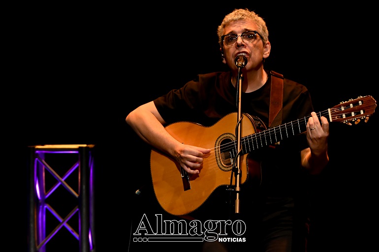 La palabra hecha música Pedro Guerra y su homenaje a los poetas inmortales