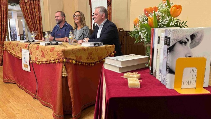María Dueñas conquista Ciudad Real con “Por si un día volvemos”