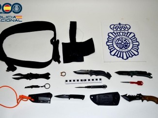 Policía Nacional intercepta in fraganti un apuñalamiento y detiene al agresor, pertrechado con un arsenal de 7 armas prohibidas