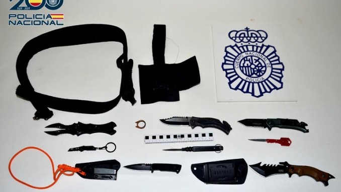 Policía Nacional intercepta in fraganti un apuñalamiento y detiene al agresor, pertrechado con un arsenal de 7 armas prohibidas
