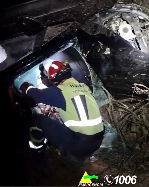 Cuatro heridos, dos graves, tras caer un coche por un terraplén en Almodóvar del Campo