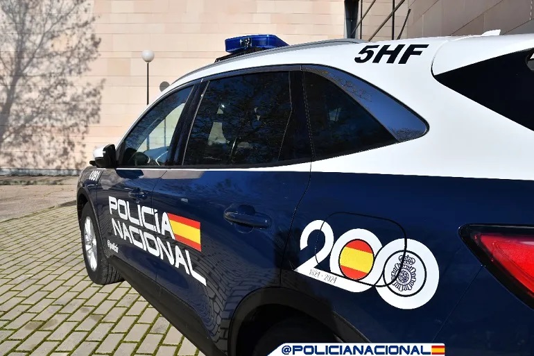 La-Policia-Nacional-detiene-a-cinco-reclutadores-de-mulas-informaticas-integrados-en-una-organizacion-especializada-en-la-estafa-del-hijo-en-apuros