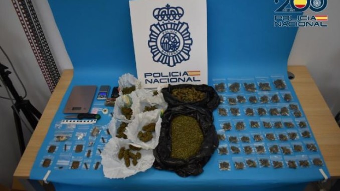 Venta de droga a la puerta del colegio Caen tres individuos en Puertollano. Distribuían karkubi, una peligrosa mezcla de hachís y benzodiacepinas