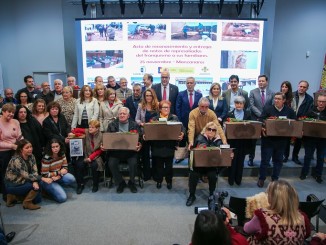Ángel Víctor Torres entrega en Manzanares los restos de 21 víctimas de la Guerra