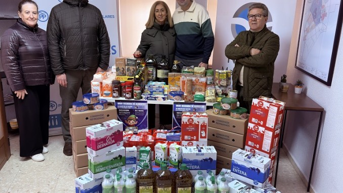 El PP y Nuevas Generaciones entregan 1,6 toneladas de alimentos a la Casa de Acogida Basida