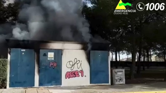 Los bomberos de Valdepeñas frenan un incendio y una fuga de gas