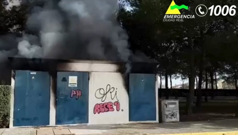Los bomberos de Valdepeñas frenan un incendio y una fuga de gas