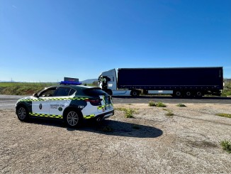 Trágico accidente mortal en la A-4 a su paso por Villarta de San Juan fallece un joven de 30 años tras colisionar con un camión