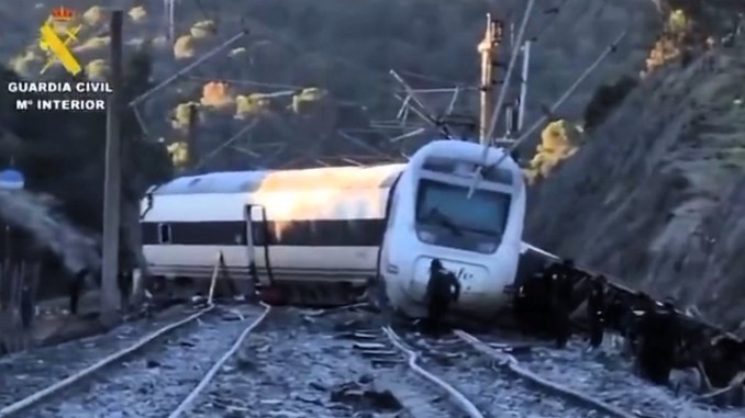 Tragedia ferroviaria en Córdoba 39 muertos y 152 heridos tras el descarrilamiento de dos trenes de alta velocidad en Adamuz