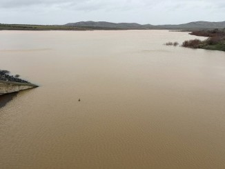 Alerta en la Vega del Jabalón la presa no cumple los estándares de seguridad y mantienen abiertas sus compuertas