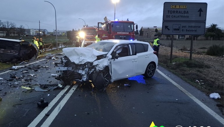 Grave colisión frontal entre Bolaños y Torralba obliga a excarcelar a dos conductores atrapados en sus vehículos