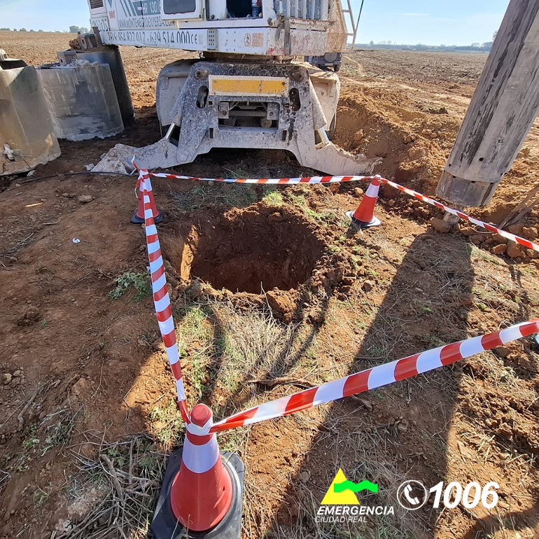 Un trabajador cae a un pozo de 8 metros de profundidad durante un sondeo