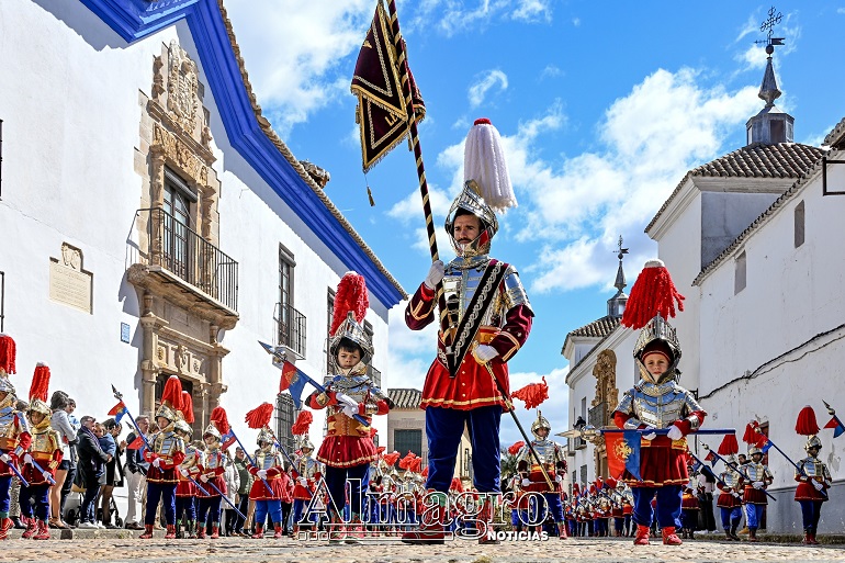 El Campo de Calatrava, imán turístico en una Semana Santa multitudinaria