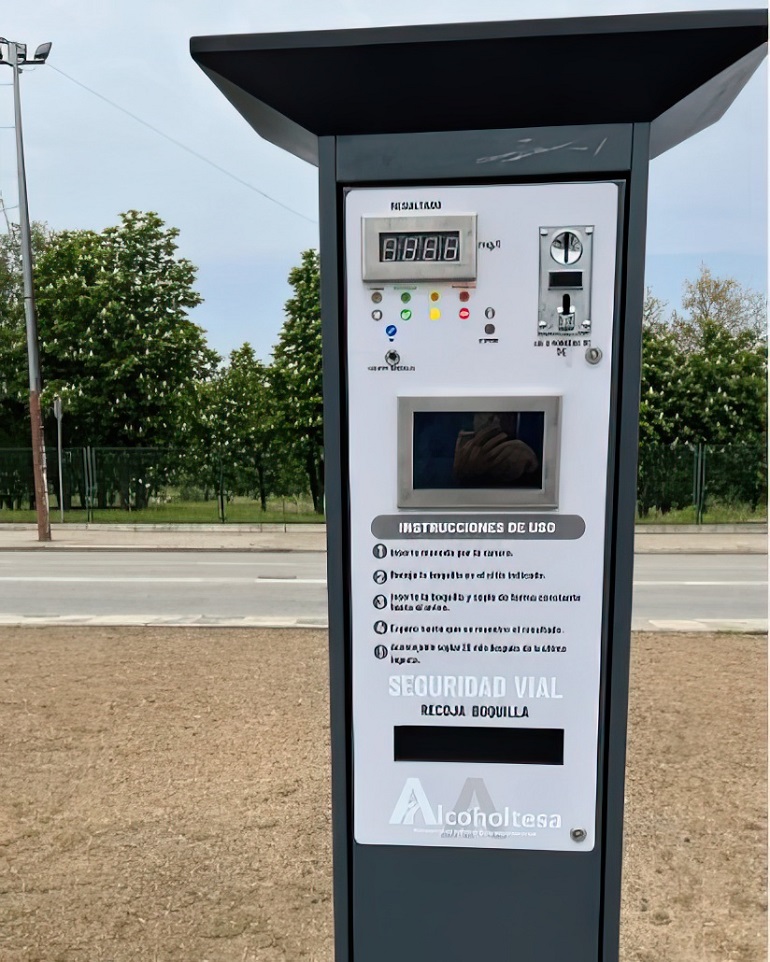 Alcoholímetros automáticos para la feria de Puertollano “¿Un euro o una multa”