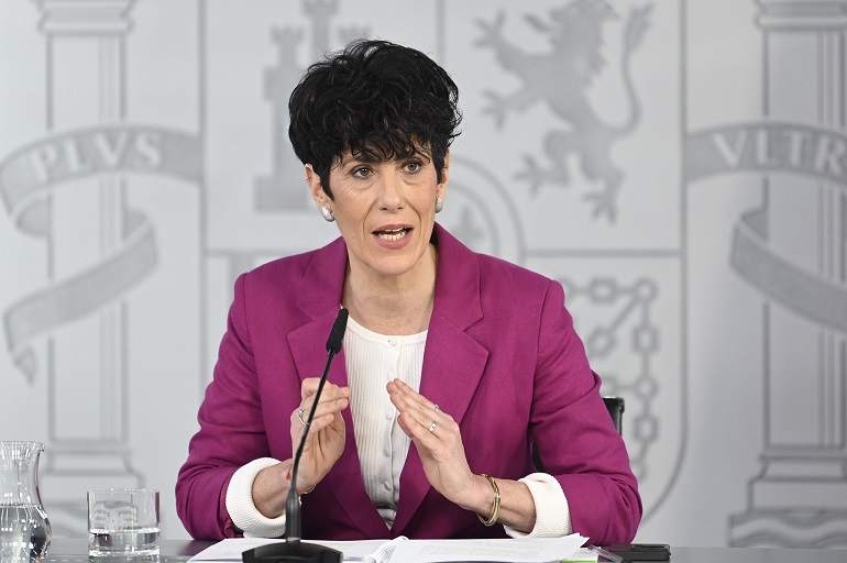 España abre la puerta a una regularización histórica de inmigrantes medio millón de vidas en juego