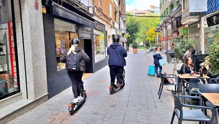 Puertollano endurece el control de patinetes casco, seguro y registro ya son obligatorios
