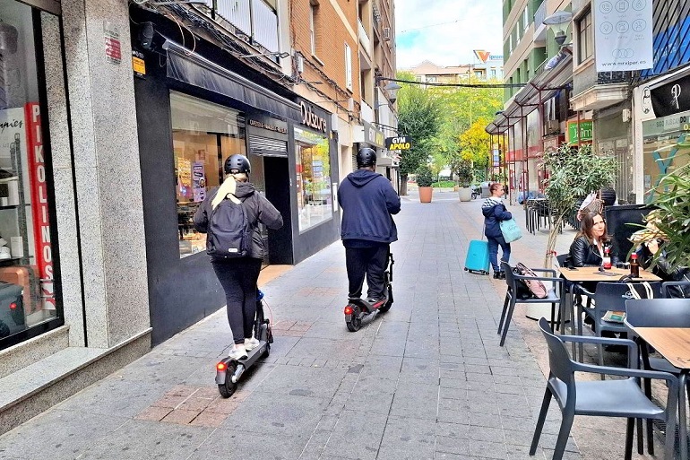 Puertollano endurece el control de patinetes casco, seguro y registro ya son obligatorios