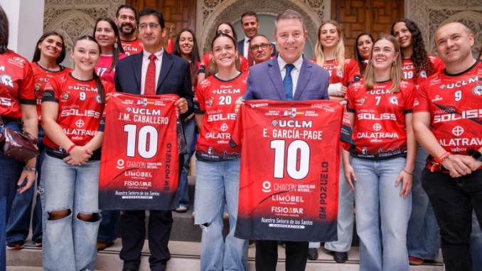 Page recibe al Soliss BM Pozuelo tras su ascenso a la Liga Guerreras Iberdrola 770