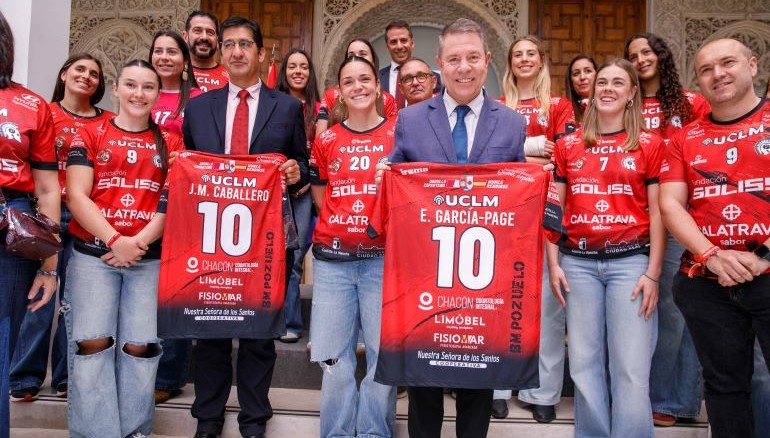 Page recibe al Soliss BM Pozuelo tras su ascenso a la Liga Guerreras Iberdrola 770