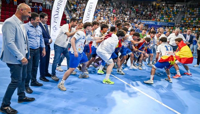 Prado Marianistas conquista la plata nacional y sitúa a Ciudad Real en la élite del deporte base 770