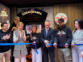 Puertollano se moderniza con pizzas artesanales las 24 horas llega la revolución automática de Pizzacadabra 770