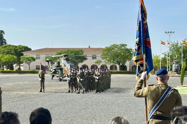 Almagro rinde homenaje a los militares que sirven a España lejos de casa en una emotiva jornada en la Base de Helicópteros 770