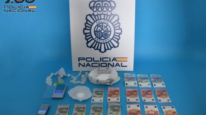 Puertollano Cuatro armas de fuego y 54 gramos de cocaína incautados en un punto de venta de drogas camuflado en un bar de copas