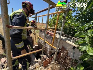 Rescate al límite en Calzada de Calatrava una persona cae a un pozo y es salvada por los bomberos 770