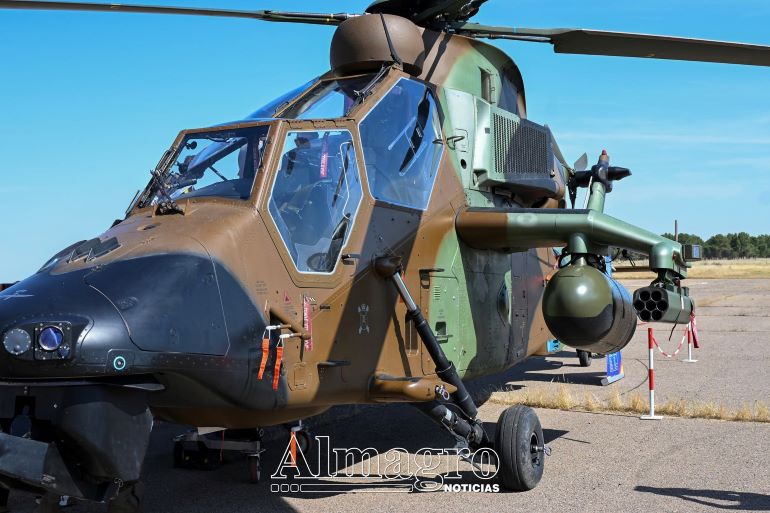 Siete meses a oscuras la única base de helicópteros de ataque de España sigue sin luz 770