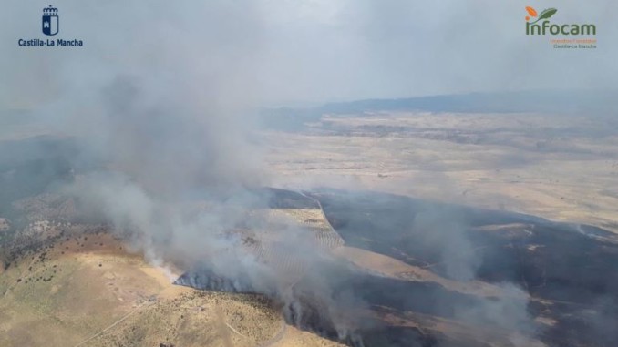El incendio forestal de Hinojosa de Calatrava obliga al confinamiento de dos localidades y eleva la emergencia a Nivel 2 770
