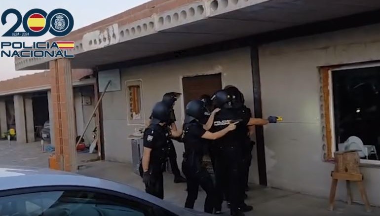 Golpe al narcotráfico en Ciudad Real la Policía Nacional rescata una veintena de animales en una finca con casi 1.000 plantas de marihuana 770