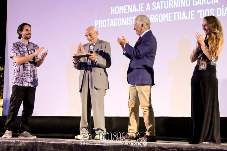 Almagro rinde homenaje a Saturnino García en una inauguración multitudinaria del AIFF 770