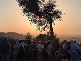 Ciudad Real Más de 2.000 personas toman el Cerro de Alarcos para vivir un eclipse solar histórico 770