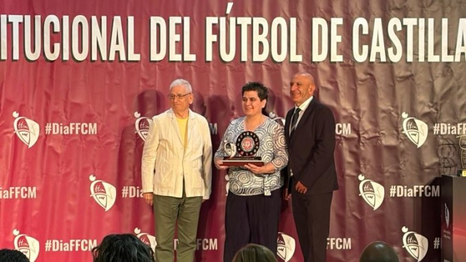 El Almagro FSF firma una temporada histórica y recibe dos reconocimientos en el Día Institucional del fútbol regional 770
