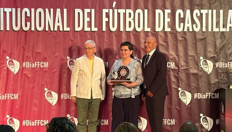 El Almagro FSF firma una temporada histórica y recibe dos reconocimientos en el Día Institucional del fútbol regional 770