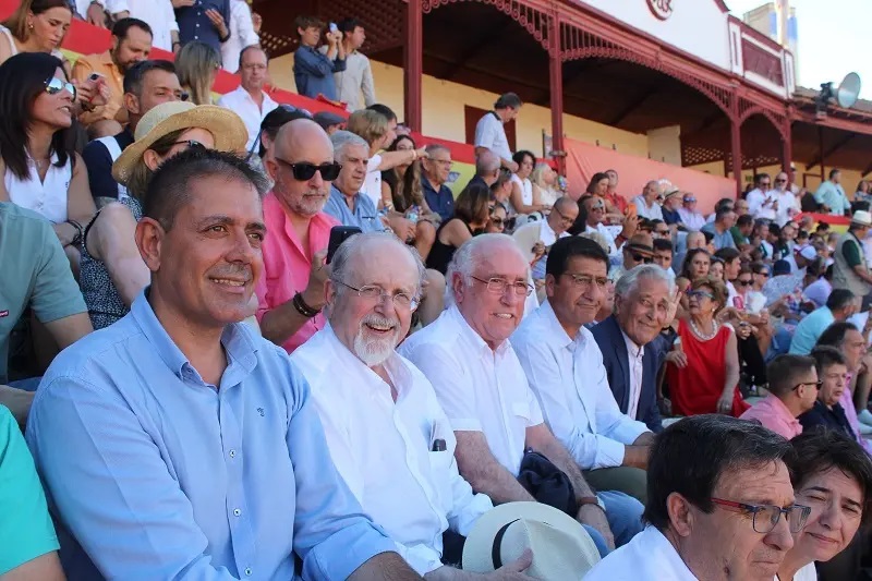 José Manuel Caballero asiste a la corrida de ferias de Almagro, que reúne a Morante, Manzanares y Roca Rey