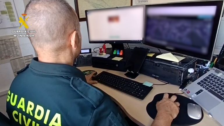 La Guardia Civil destapa una red criminal que vendía entradas falsas de conciertos 85 estafas y tres investigados 770