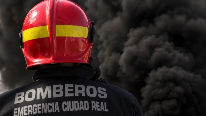 Un incendio en un garaje comunitario de Malagón obliga a desalojar 20 viviendas 770