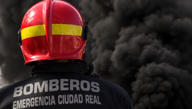 Un incendio en un garaje comunitario de Malagón obliga a desalojar 20 viviendas 770