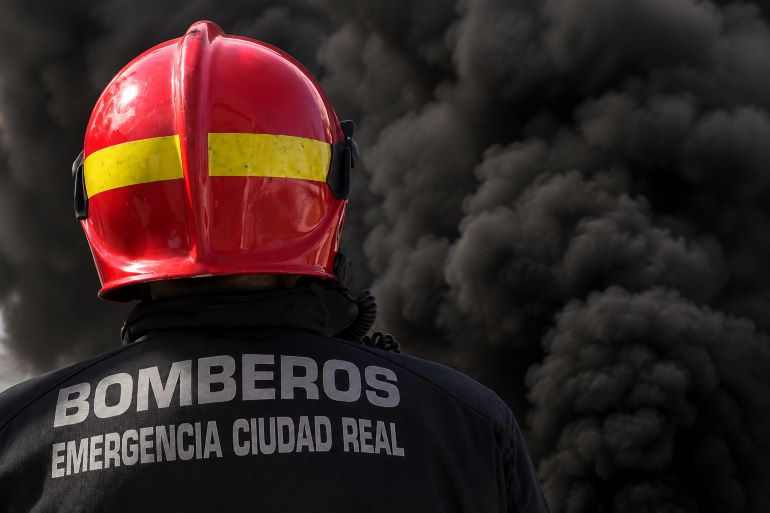 Un incendio en un garaje comunitario de Malagón obliga a desalojar 20 viviendas 770